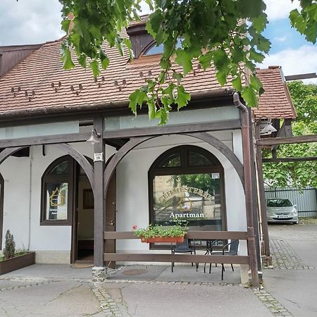Cehmesterek Apartman Еґер Екстер'єр фото