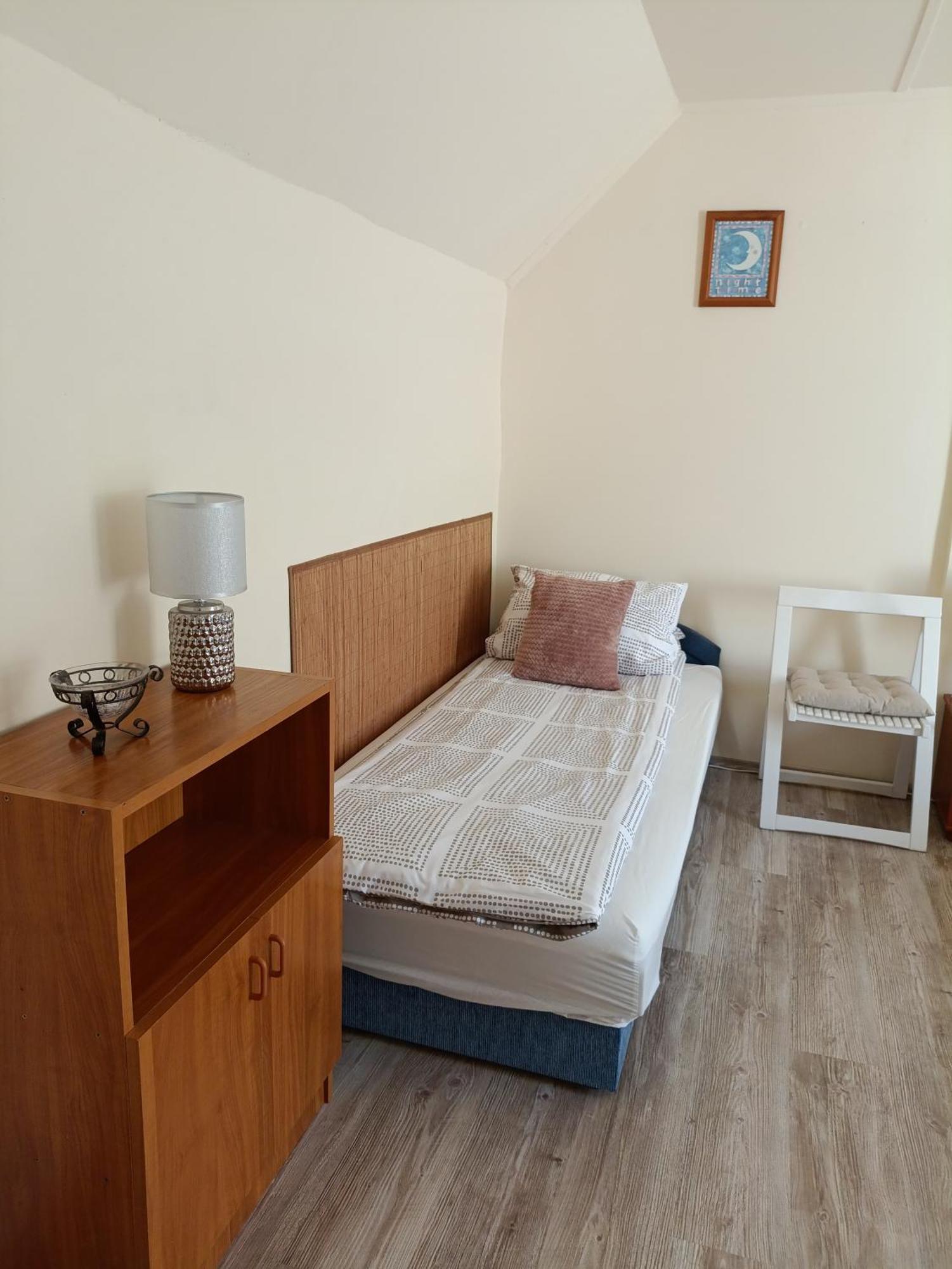 Cehmesterek Apartman Еґер Екстер'єр фото