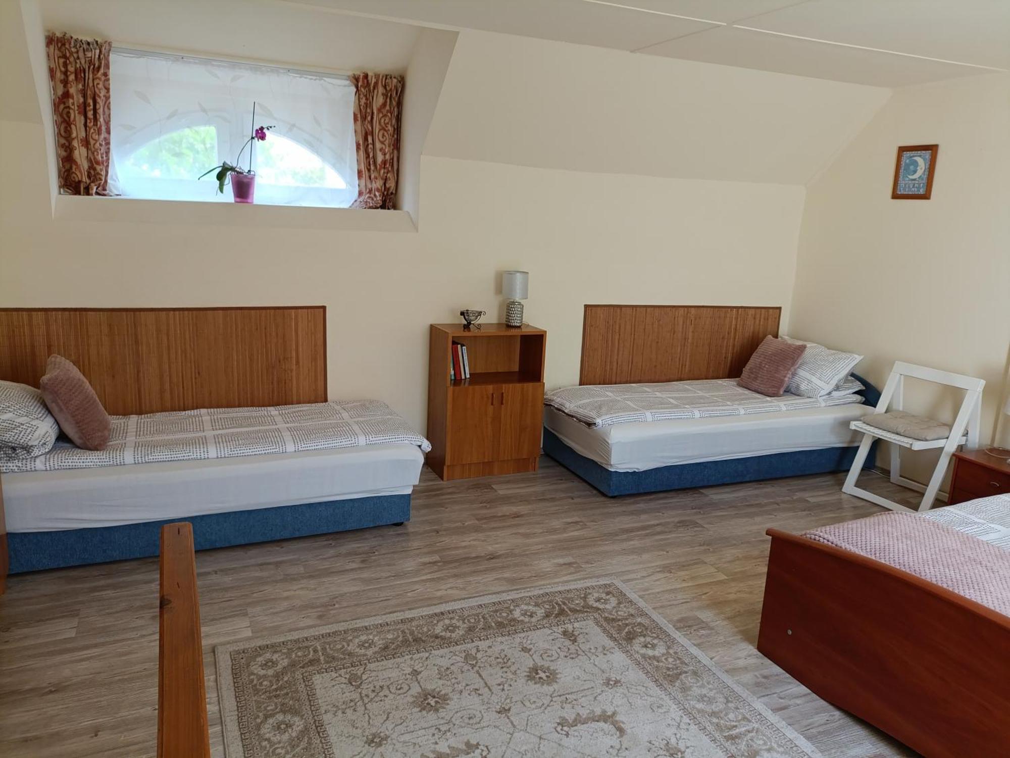Cehmesterek Apartman Еґер Екстер'єр фото