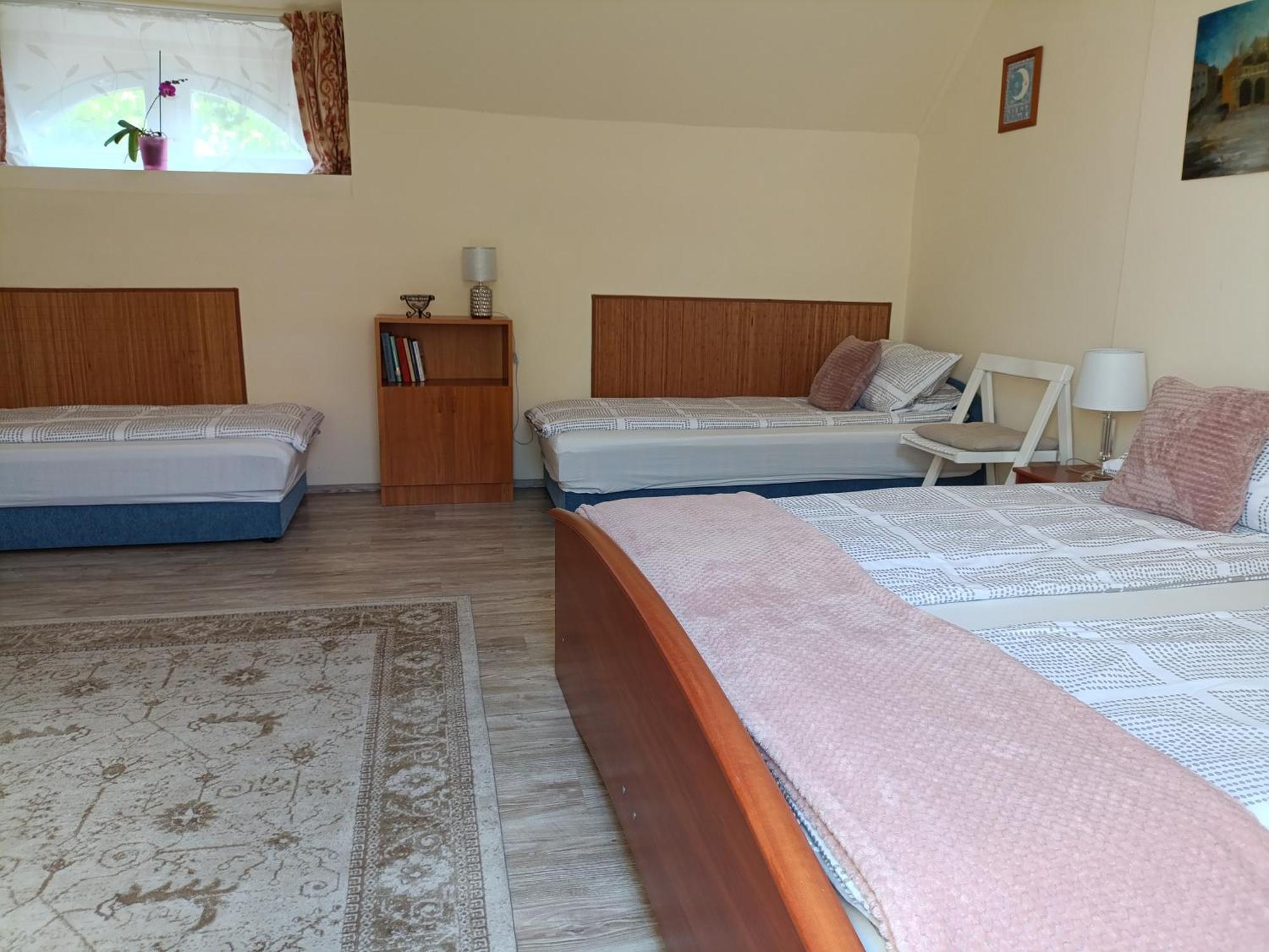 Cehmesterek Apartman Еґер Екстер'єр фото